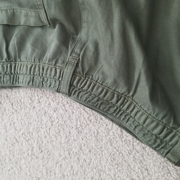 American Eagle NWOT green ram hem shorts size Medium - Picture 7 of 10
